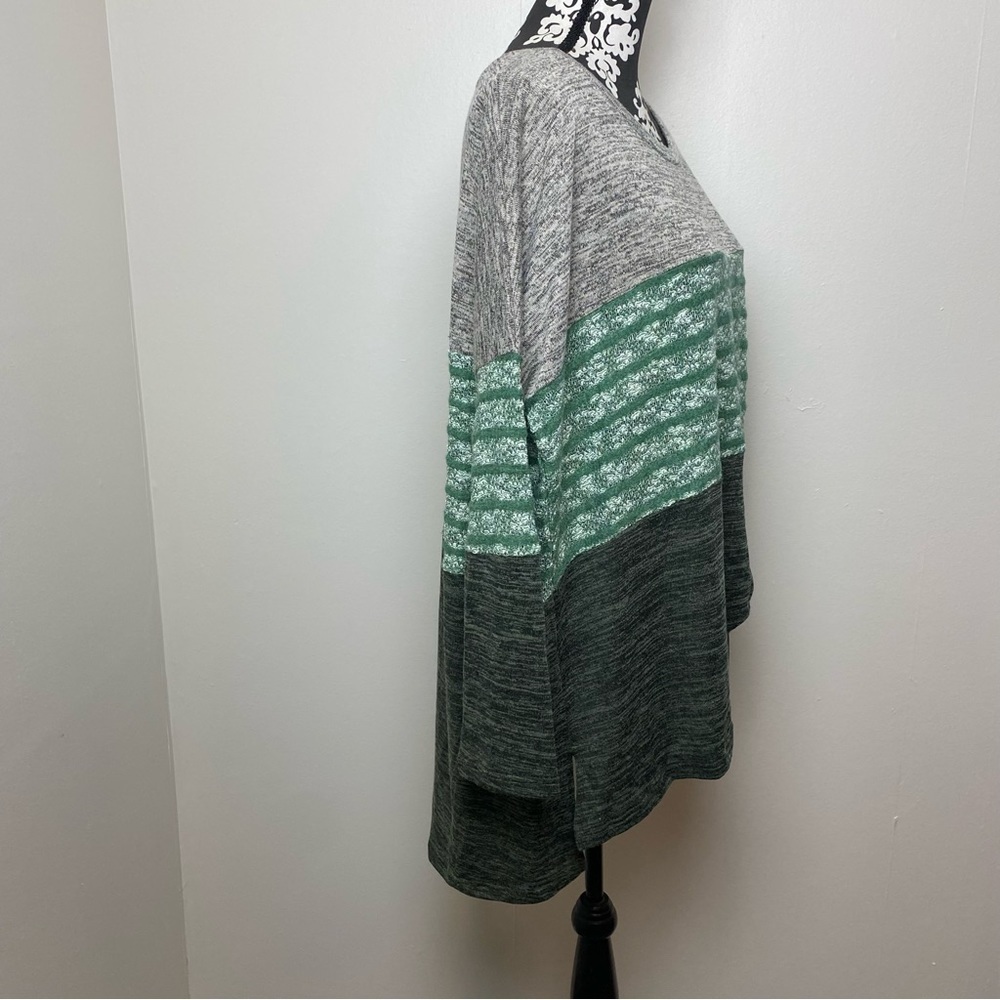 Umgee NWT Color Block Striped Front Knotted Hem T… - image 9